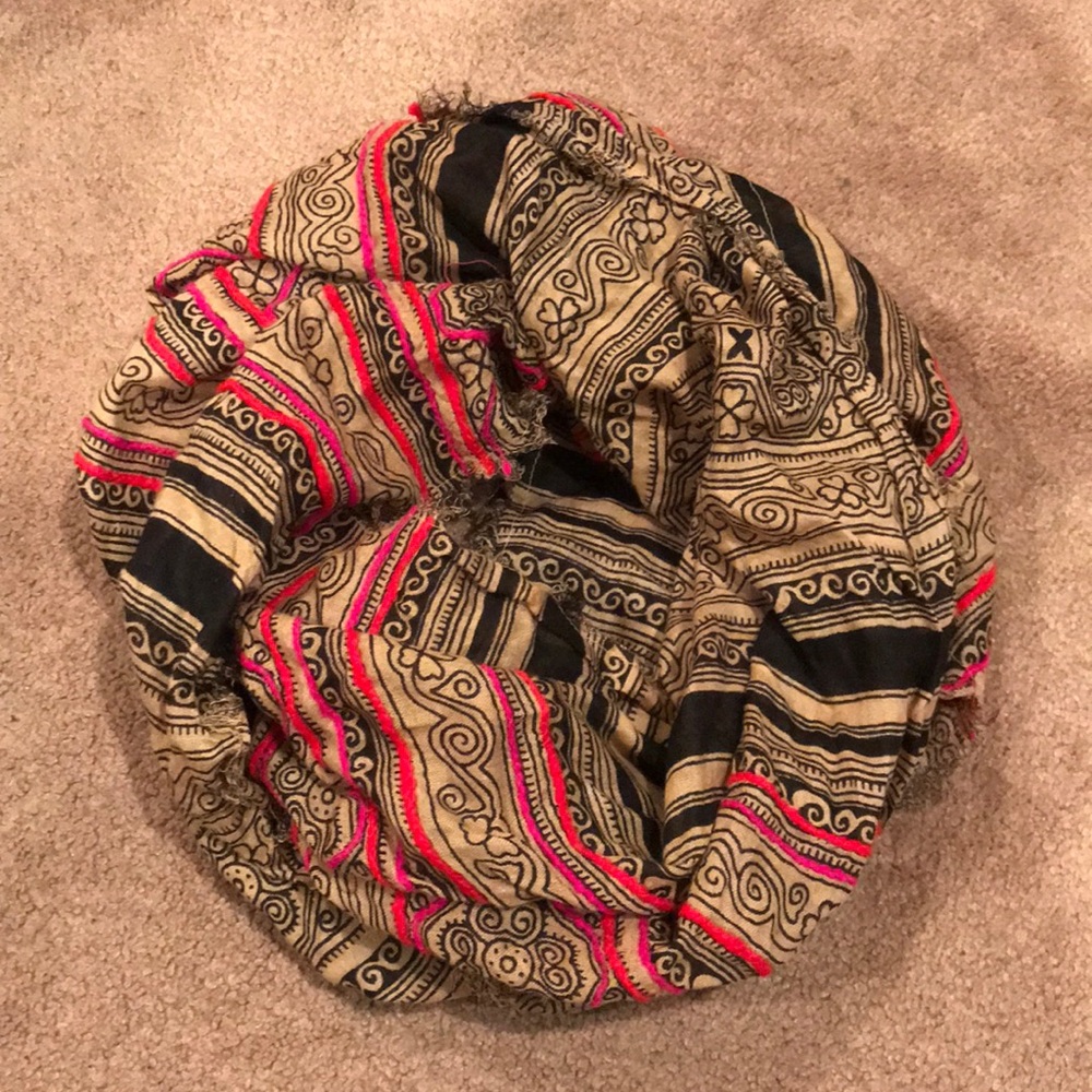 Urban Outfitters Ecoté Infinity Scarf